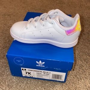 Adidas Stan Smith. Size: 7K Worn only once